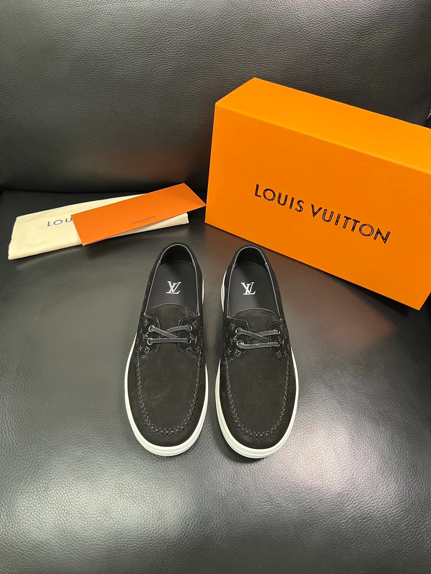 Men's shoes 💰780 Lv top purchasing agent Louis Vuitton, slip-on sports shoes counter synchronization, uppers imported from Italy, high-quality splicing colorful and complex handicrafts, imported cowhide pads are soft and comfortable, soles: original soles specially provided by the original factory, T men's shoes 💰U exclusive movable molded soles are super comfortable, original and single goods, high quality, you can go in and out of the counter at will, welcome to compare, code number 39-44 (customized 38 45)85856